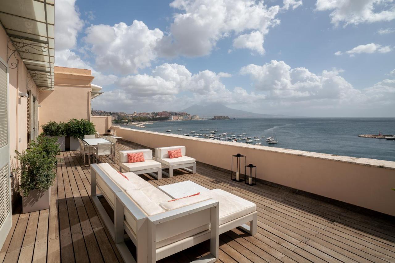 Caracciolo 13 Rooftop & Suites Napoli Eksteriør billede