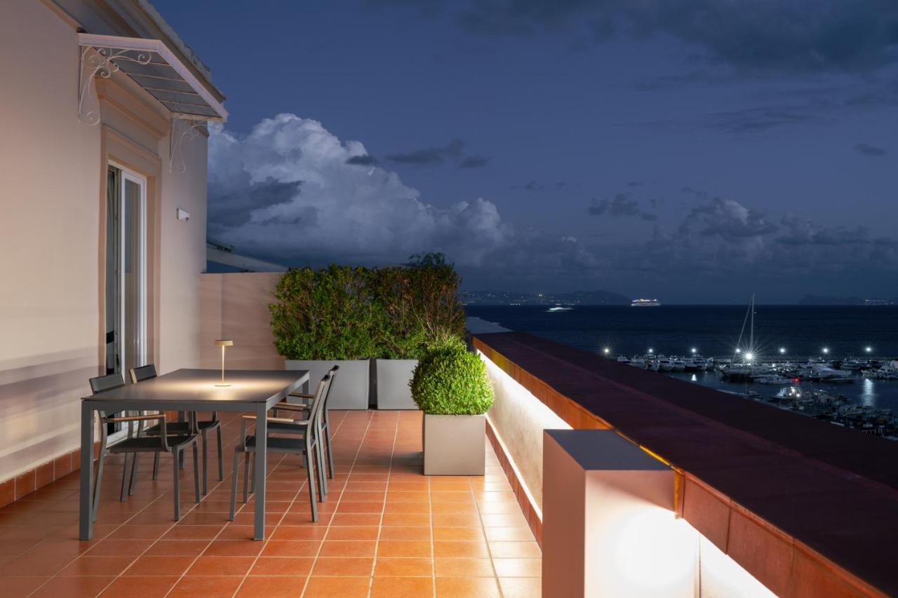 Caracciolo 13 Rooftop & Suites Napoli Eksteriør billede