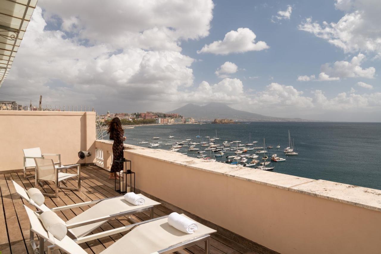 Caracciolo 13 Rooftop & Suites Napoli Eksteriør billede