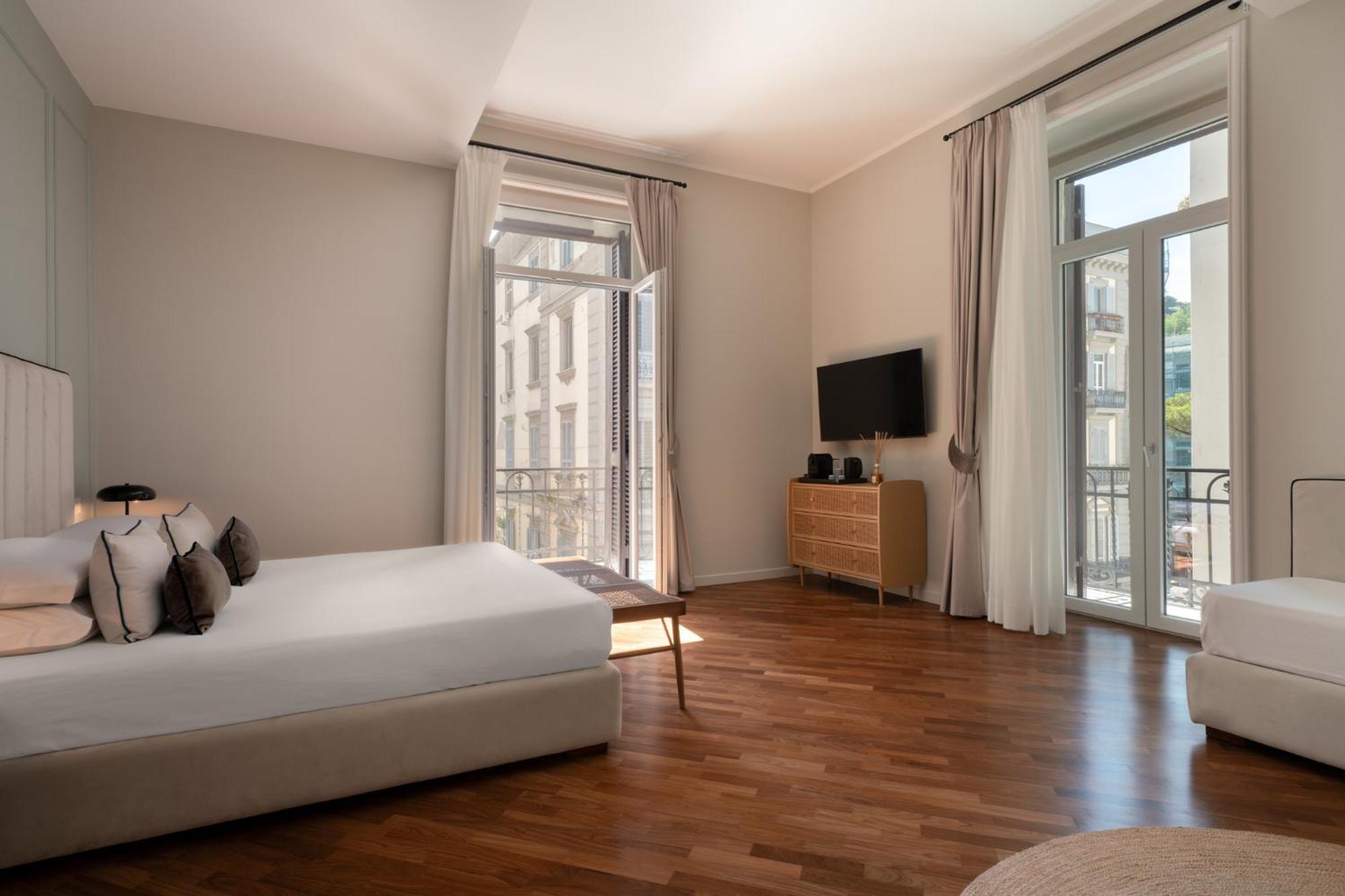 Caracciolo 13 Rooftop & Suites Napoli Eksteriør billede